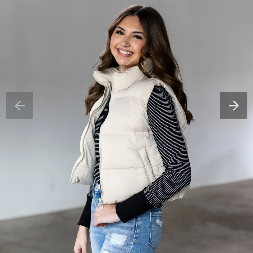 Cropped cream puffer vest size large